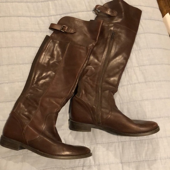 Boots - Picture 3 of 4